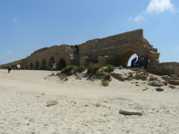 The Roman Aquaduct in Ceasarea by the Sea, from the sea (rw)