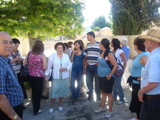 Luminous moment at Bethesda Pools - Subi, Minerva, Alma, Rowida, Natalia, Paul, Nichol, Ursula, Bill, Nina, George (sy)