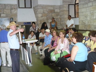 Learning about the Lithostratos excavations at the Convent of the Sisters of Zion, 2nd Station of the Cross (rw)