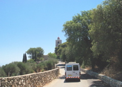 There are 18 switchback hairpin turns on the road up to the Monastery of Transfiguration on Mount Tabor, no big buses allowed (sy)